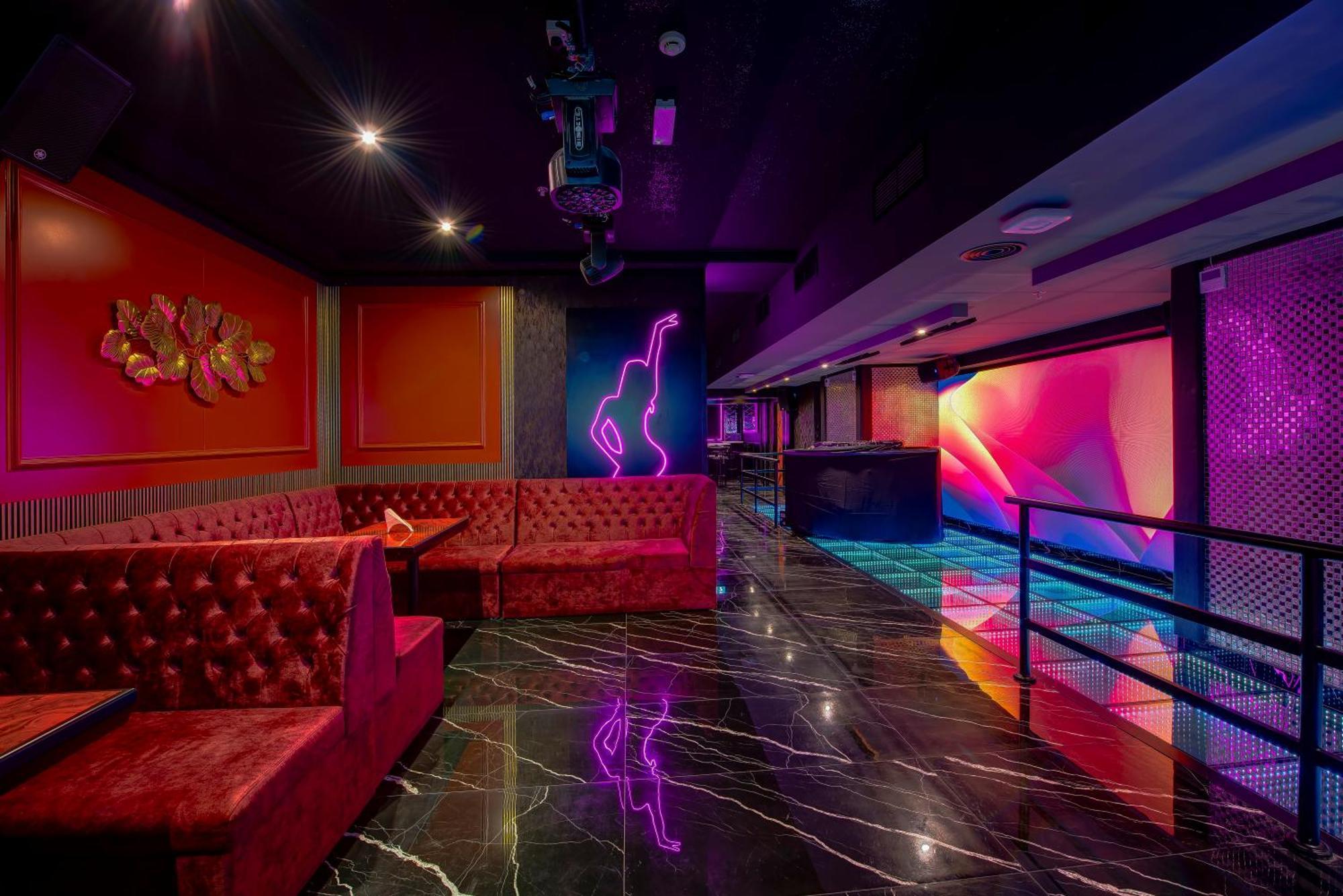 Wescott Hotel Dubai Esterno foto